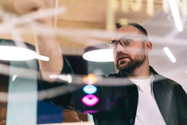 Quelles initiatives pour renforcer la transparence dans le financement des campagnes ?